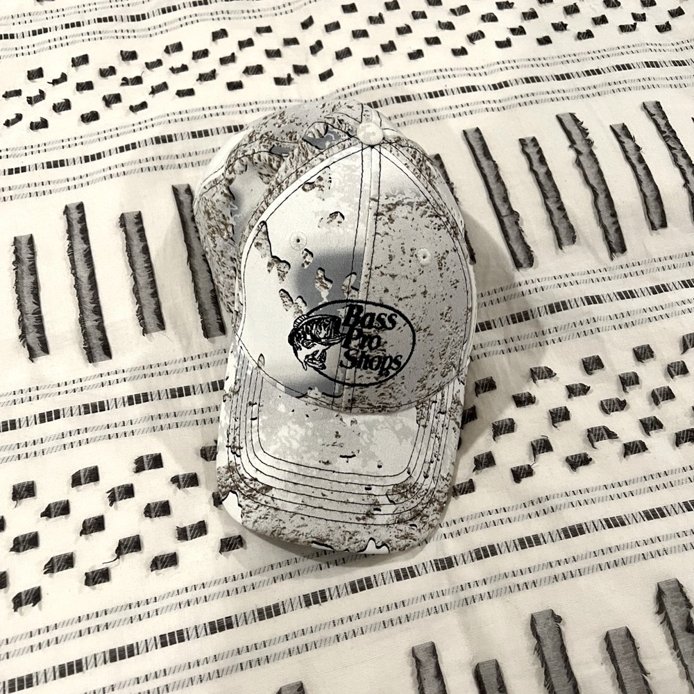 White/brown bass pro hat- barely worn